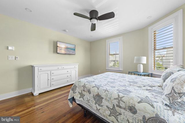 204 SECOND ST, Beach Haven, NJ 08008
