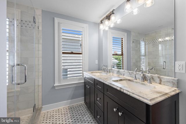 204 SECOND ST, Beach Haven, NJ 08008