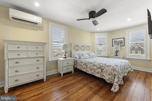 204 SECOND ST, Beach Haven, NJ 08008