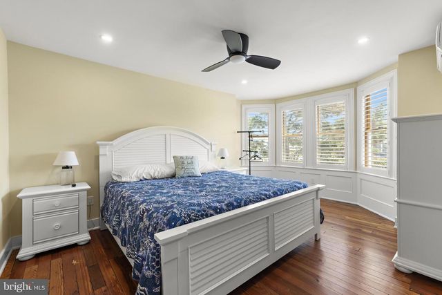 204 SECOND ST, Beach Haven, NJ 08008