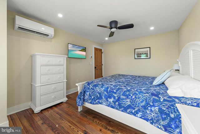 204 SECOND ST, Beach Haven, NJ 08008