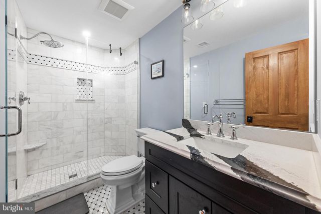 204 SECOND ST, Beach Haven, NJ 08008