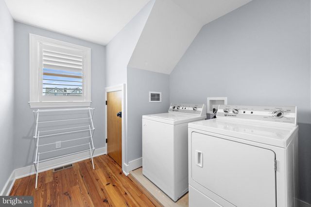 204 SECOND ST, Beach Haven, NJ 08008