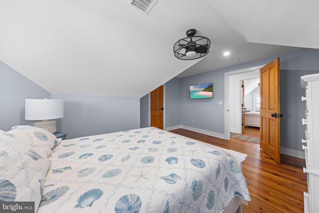 204 SECOND ST, Beach Haven, NJ 08008