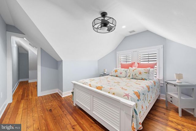 204 SECOND ST, Beach Haven, NJ 08008