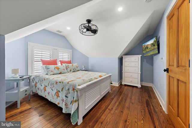 204 SECOND ST, Beach Haven, NJ 08008