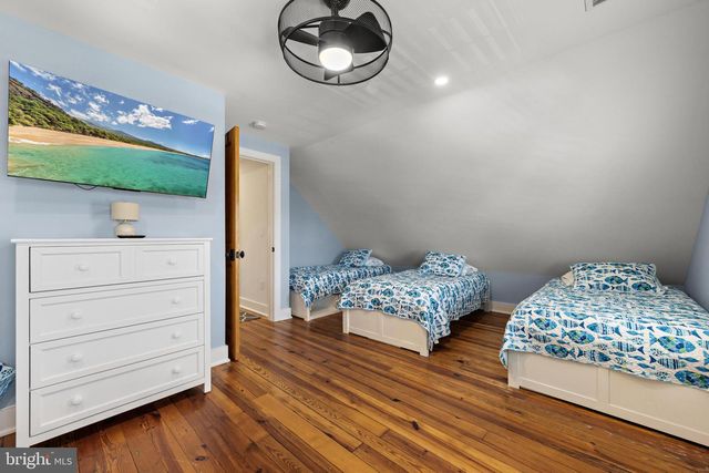204 SECOND ST, Beach Haven, NJ 08008