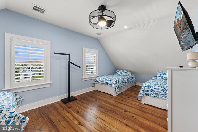 204 SECOND ST, Beach Haven, NJ 08008