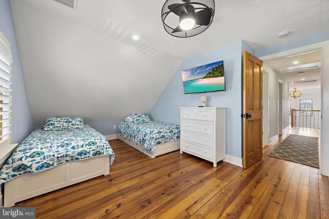 204 SECOND ST, Beach Haven, NJ 08008