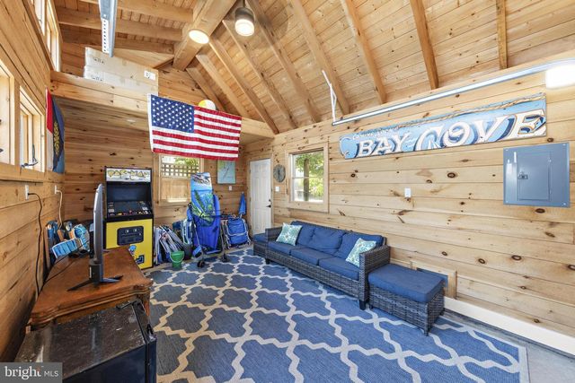 204 SECOND ST, Beach Haven, NJ 08008