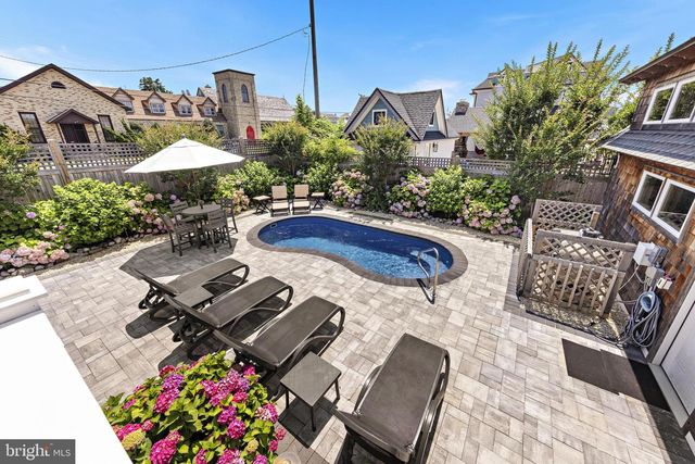 204 SECOND ST, Beach Haven, NJ 08008