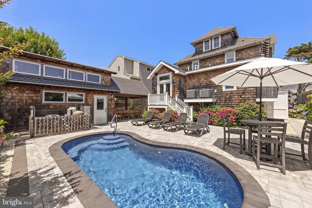 204 SECOND ST, Beach Haven, NJ 08008