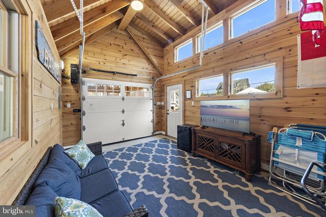 204 SECOND ST, Beach Haven, NJ 08008