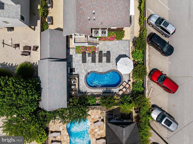204 SECOND ST, Beach Haven, NJ 08008