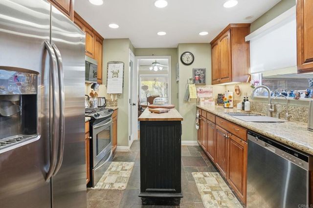 11656 Green Ln, Lakeside, CA 92040
