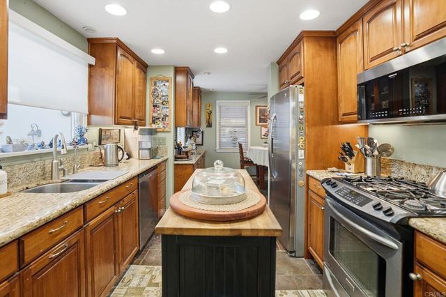 11656 Green Ln, Lakeside, CA 92040