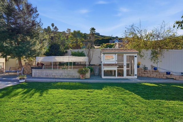 11656 Green Ln, Lakeside, CA 92040
