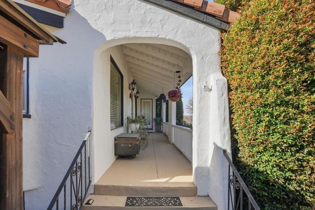11656 Green Ln, Lakeside, CA 92040