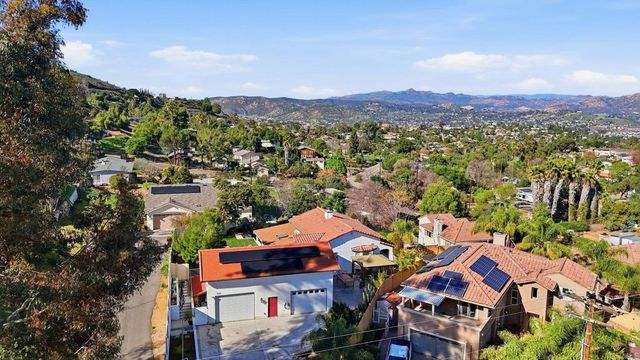 11656 Green Ln, Lakeside, CA 92040