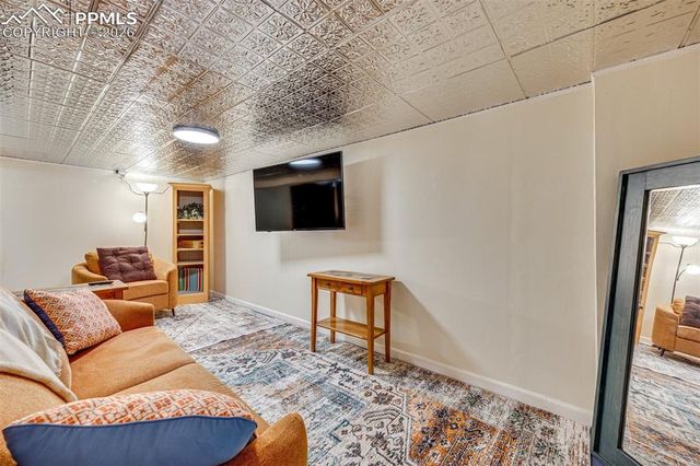 325 W Pitkin Avenue, Pueblo, CO 81004