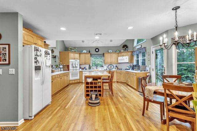 18 Hickory Run Rd, Lebanon Twp., NJ 07830