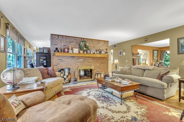 18 Hickory Run Rd, Lebanon Twp., NJ 07830
