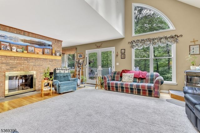 18 Hickory Run Rd, Lebanon Twp., NJ 07830