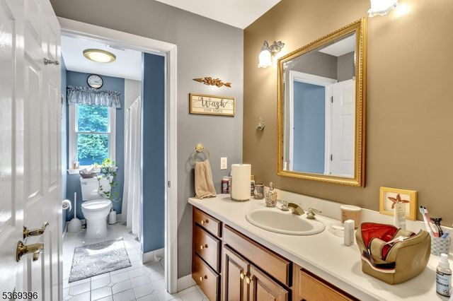 18 Hickory Run Rd, Lebanon Twp., NJ 07830