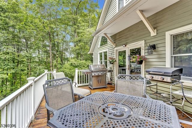 18 Hickory Run Rd, Lebanon Twp., NJ 07830