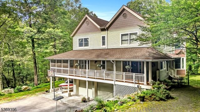 18 Hickory Run Rd, Lebanon Twp., NJ 07830