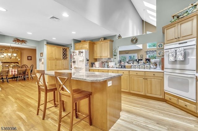 18 Hickory Run Rd, Lebanon Twp., NJ 07830