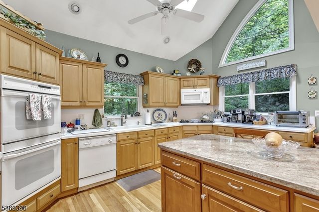 18 Hickory Run Rd, Lebanon Twp., NJ 07830