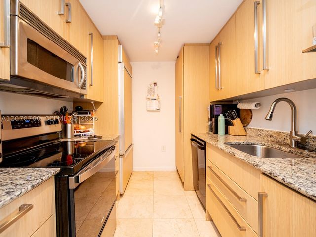 10275 Collins Ave 1132, Bal Harbour, FL 33154