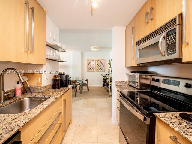 10275 Collins Ave 1132, Bal Harbour, FL 33154