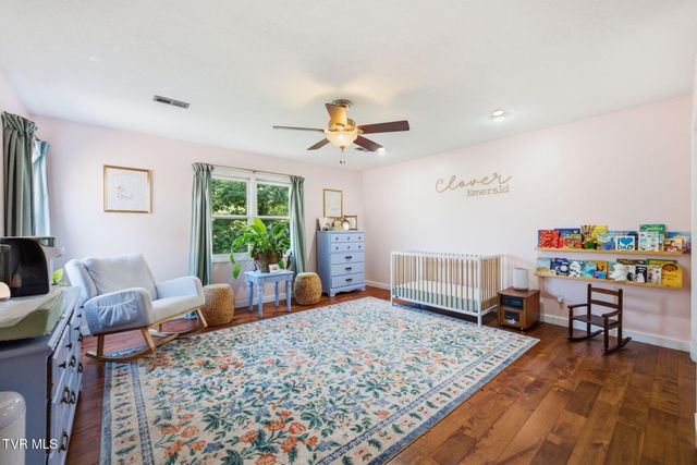 472 Hideaway Farm Road, Piney Flats, TN 37686