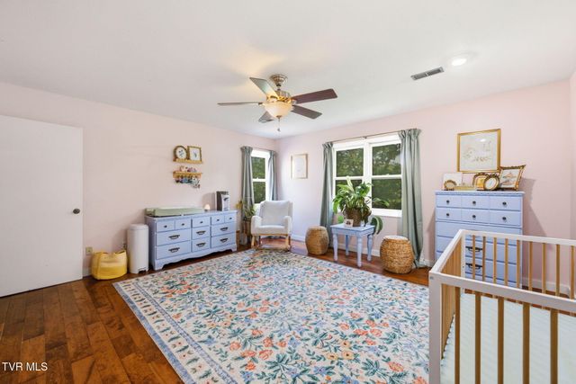 472 Hideaway Farm Road, Piney Flats, TN 37686