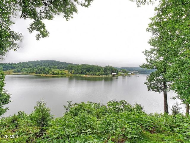 472 Hideaway Farm Road, Piney Flats, TN 37686