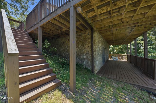 472 Hideaway Farm Road, Piney Flats, TN 37686