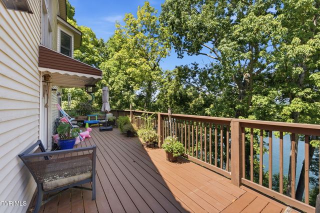472 Hideaway Farm Road, Piney Flats, TN 37686
