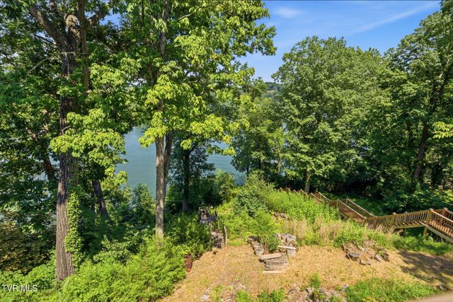 472 Hideaway Farm Road, Piney Flats, TN 37686