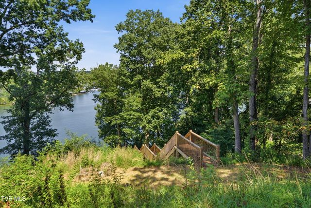 472 Hideaway Farm Road, Piney Flats, TN 37686