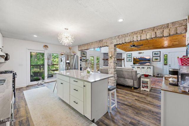 472 Hideaway Farm Road, Piney Flats, TN 37686