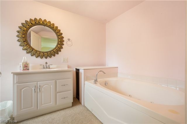 11 Ross Drive, Akron, OH 44313