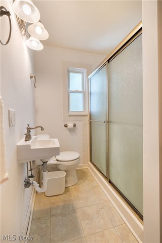 11 Ross Drive, Akron, OH 44313