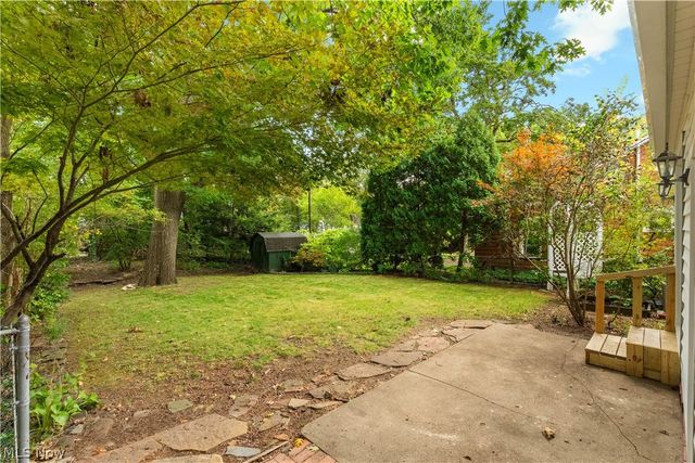 11 Ross Drive, Akron, OH 44313