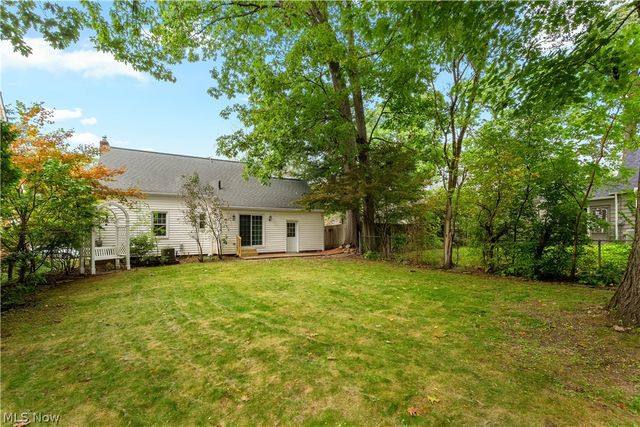 11 Ross Drive, Akron, OH 44313