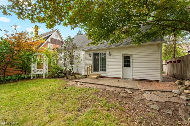 11 Ross Drive, Akron, OH 44313