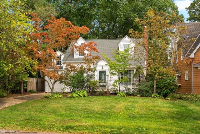 11 Ross Drive, Akron, OH 44313