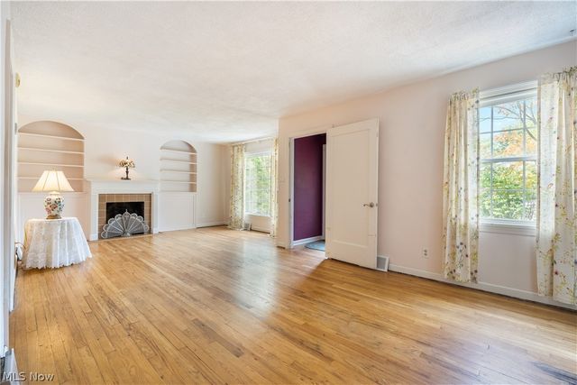 11 Ross Drive, Akron, OH 44313