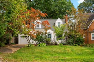 11 Ross Drive, Akron, OH 44313